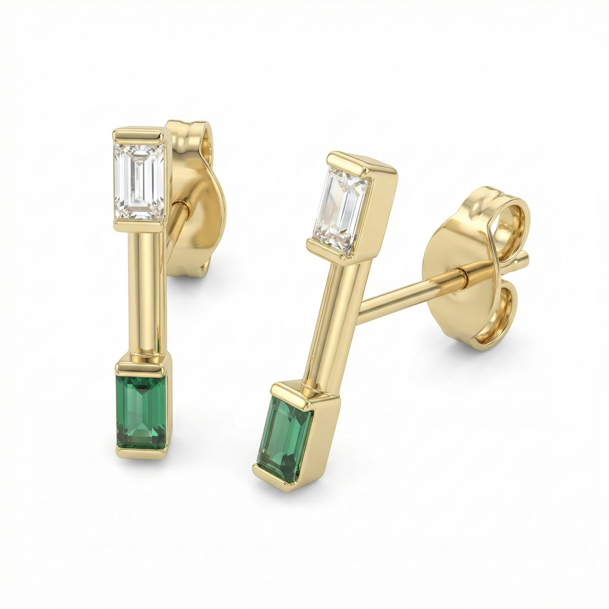 Boucles d’oreilles puces dorées or 18k avec zircons blanc rectangulaire et vert